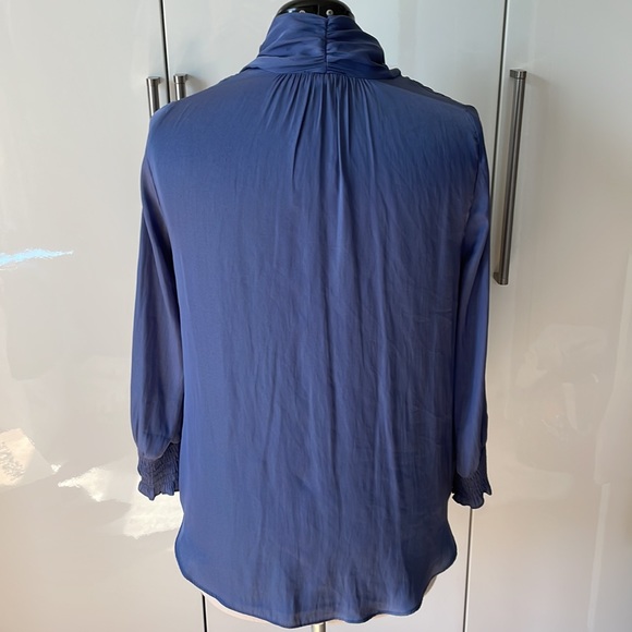 Current Air Blouse in Sky Blue Size-Large NWT - Picture 7 of 14